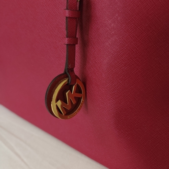 Michael Kors Jet Set Travel Dark Pink Large Shoulder Tote Bag - Picture 2 of 15